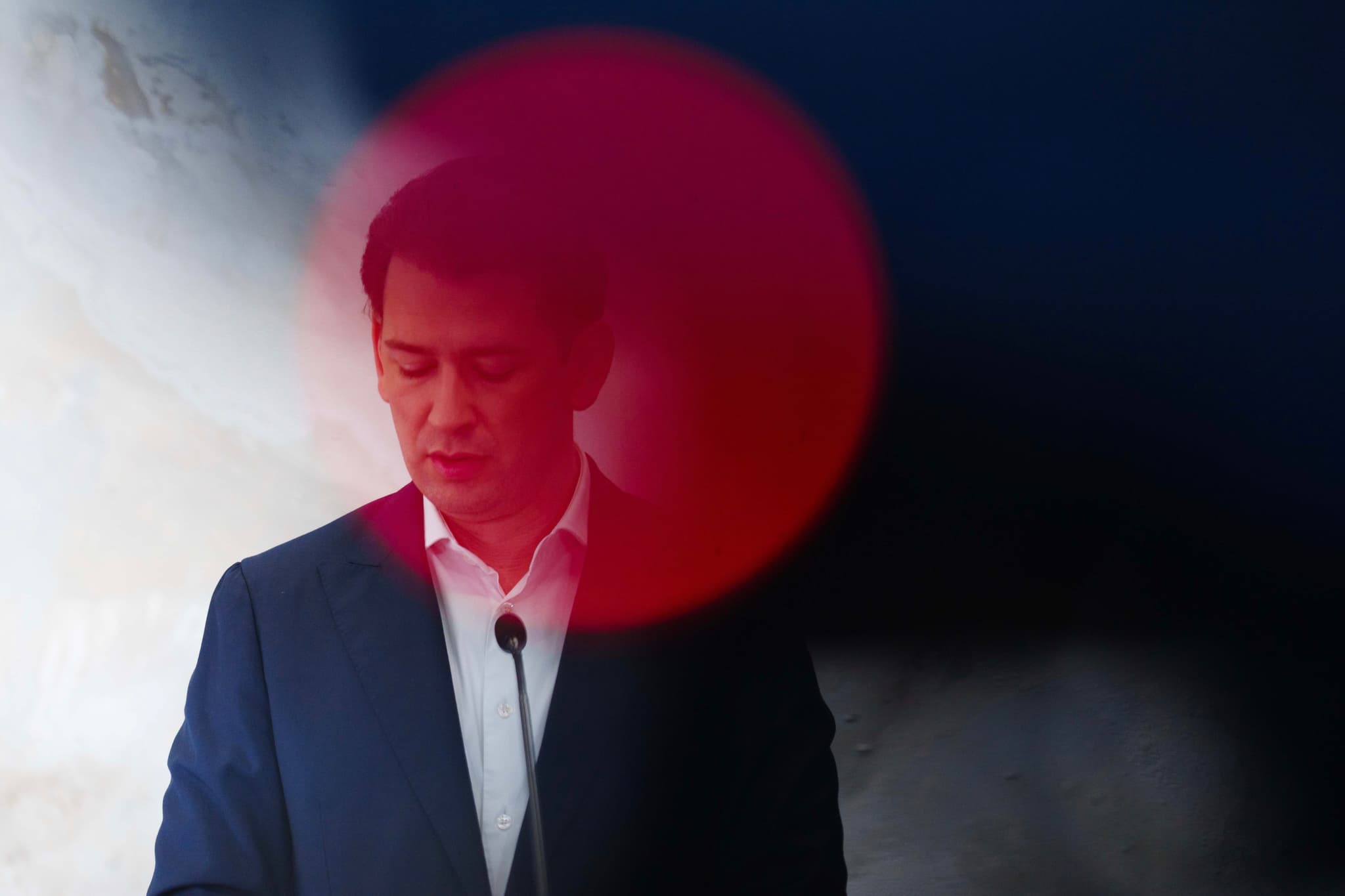Sebastian Kurz Red Spotlight Moment